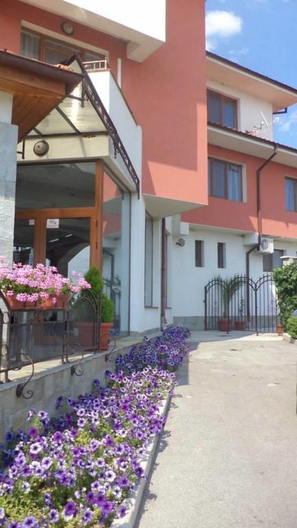 Happy Ring Guest Rooms Haskovo Eksteriør bilde